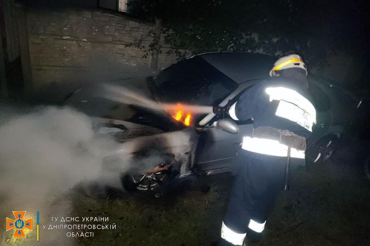 Авто згоріло