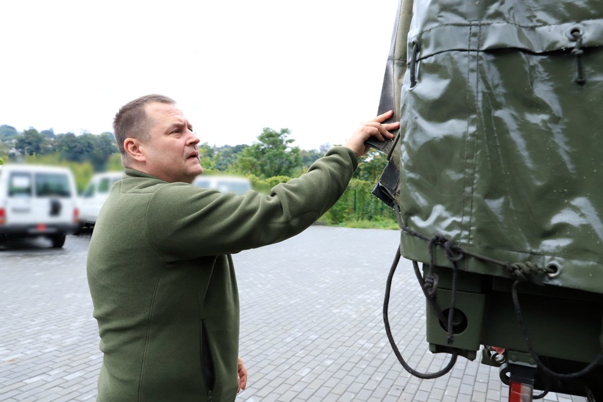 Філатов: «Дніпро передав ЗСУ вже майже 600 авто — вантажівок і легковиків» 7