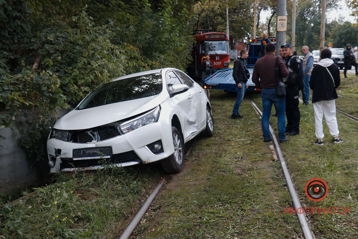 Через це зупинився трамвай №12