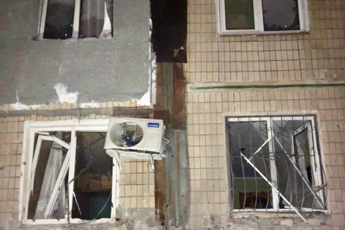 Ворог ударив по житлових кварталах зі ствольної артилерії Ворог ударив по житлових кварталах зі ствольної артилерії