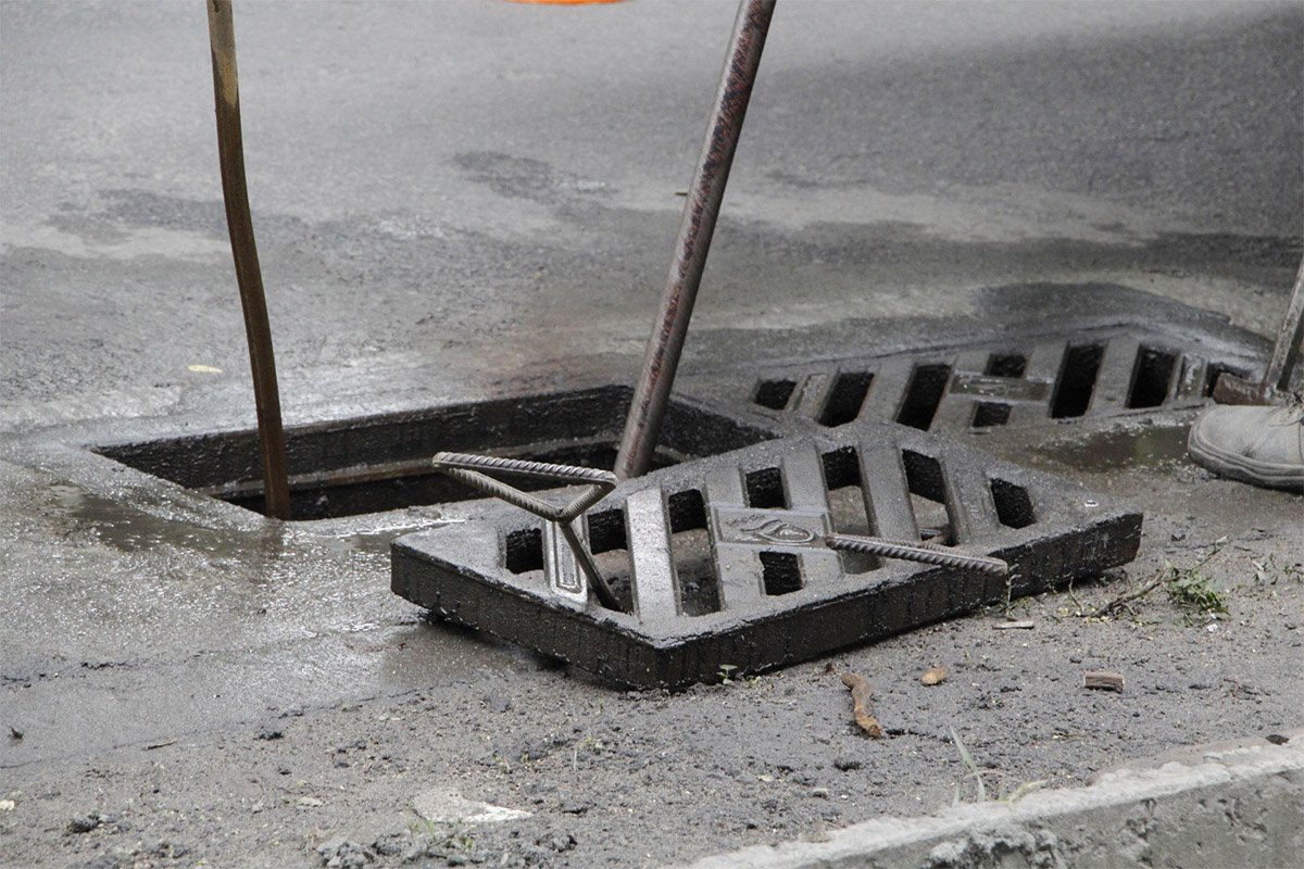 У Дніпрі продовжують приводити до ладу зливову каналізацію — по місту щодня працюють 8 бригад комунальників 5