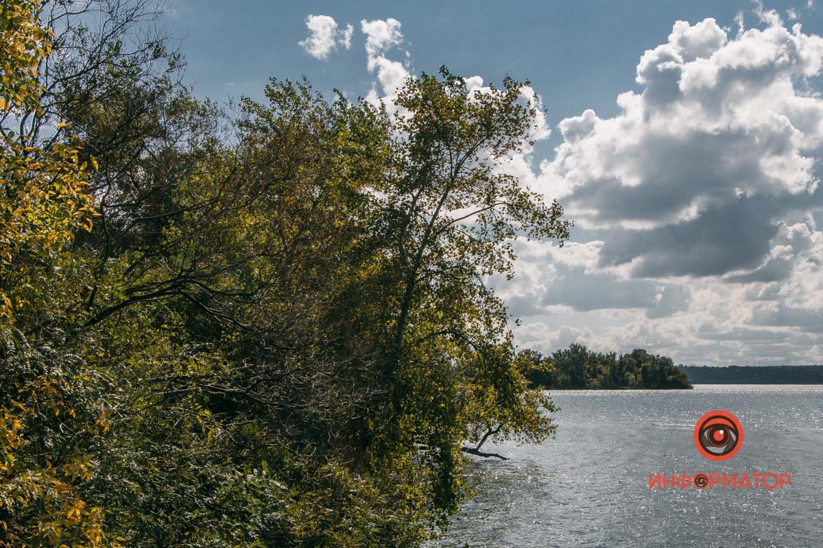 У повітрі пахне осінню У повітрі пахне осінню