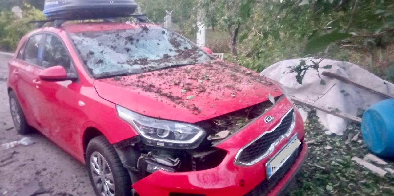 Дві автівки також постраждали 