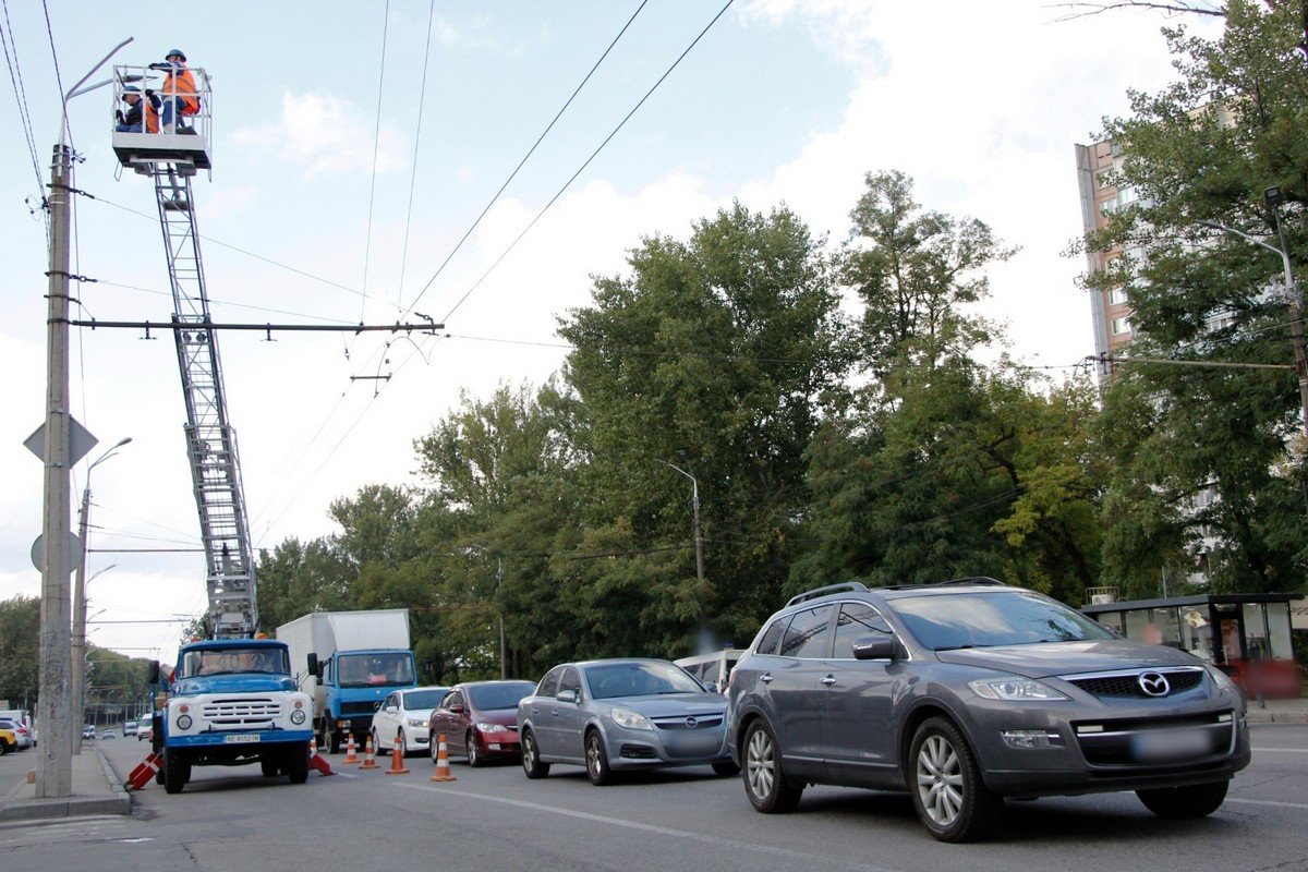  Більше 460 натрієвих ламп тут замінюють на нові енергоощадні LED-світильники