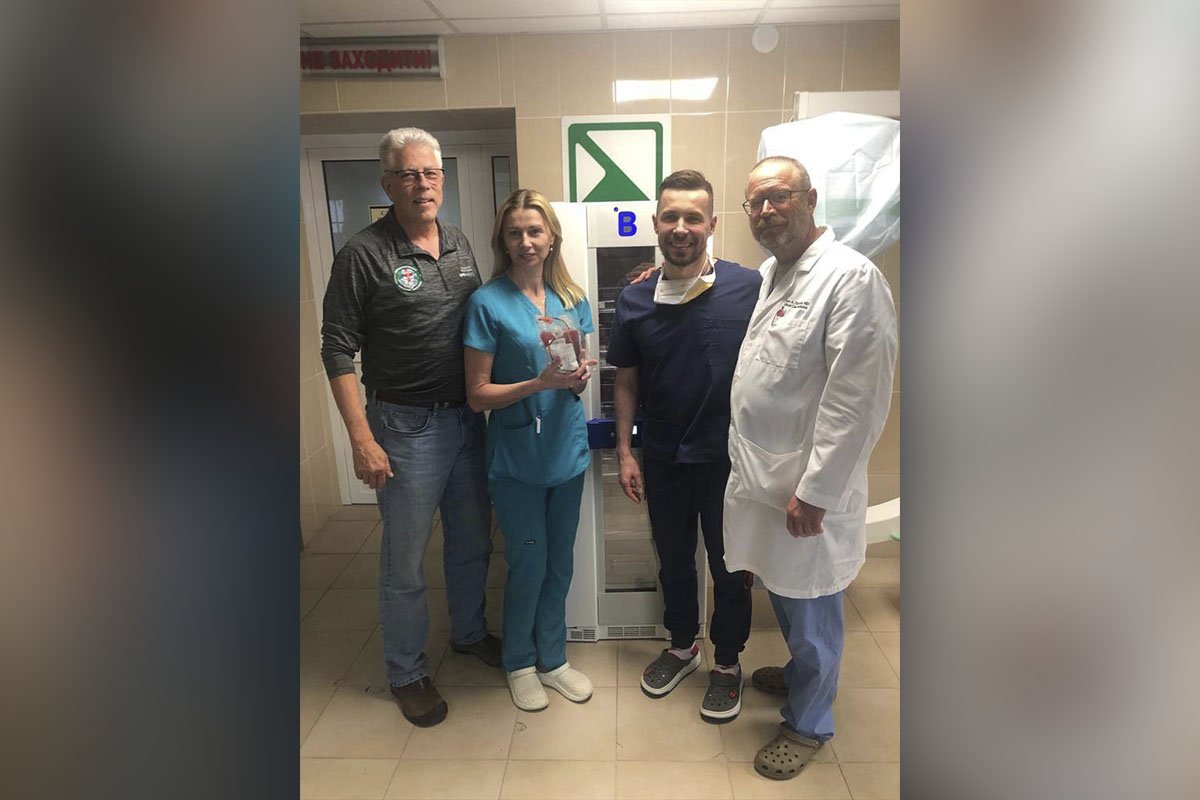 Сильна компетенція Рома - це військові травми та опіки та трансфузіологія