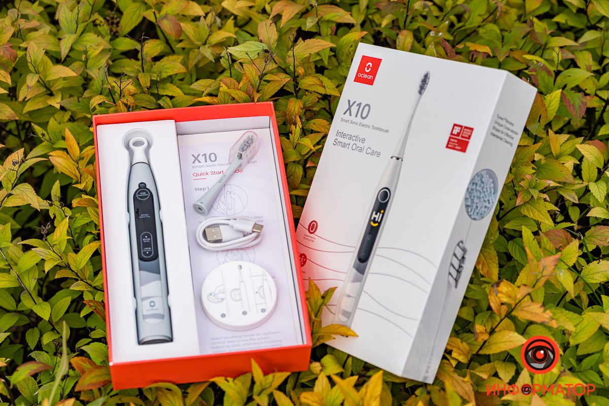 В основі корпусу щітки в герметичному відсіку захований роз'єм USB Type-C для заряджання, як у сучасних смартфонів В основі корпусу щітки в герметичному відсіку захований роз'єм USB Type-C для заряджання, як у сучасних смартфонів