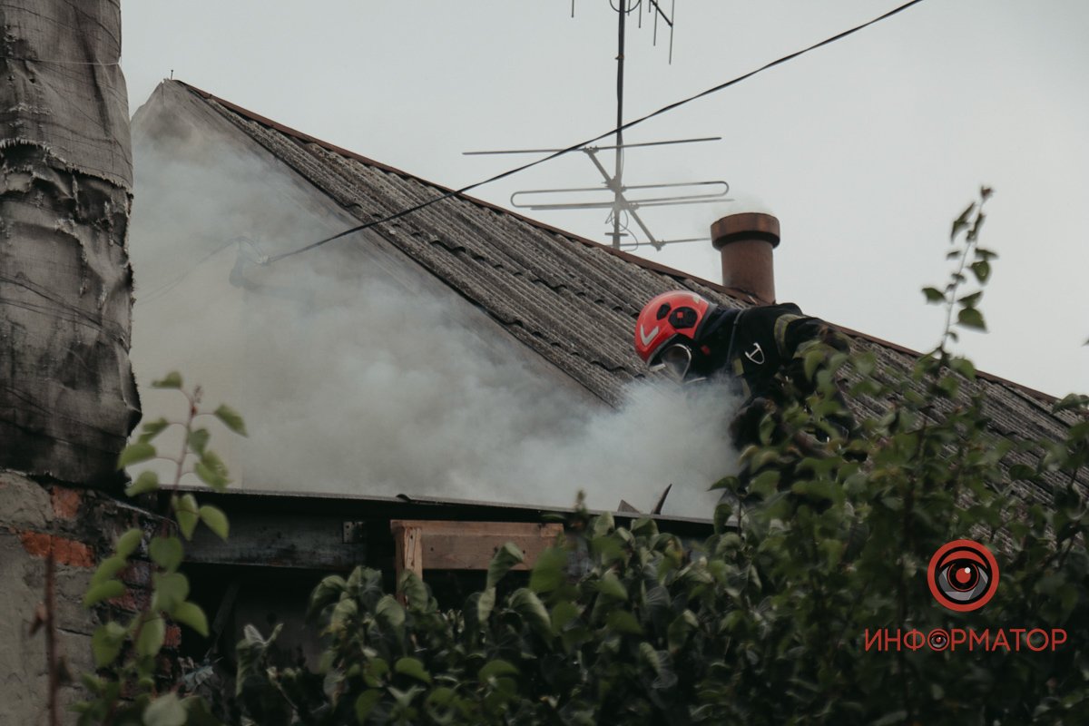 У Дніпрі на Лесі Українки горів будинок 1