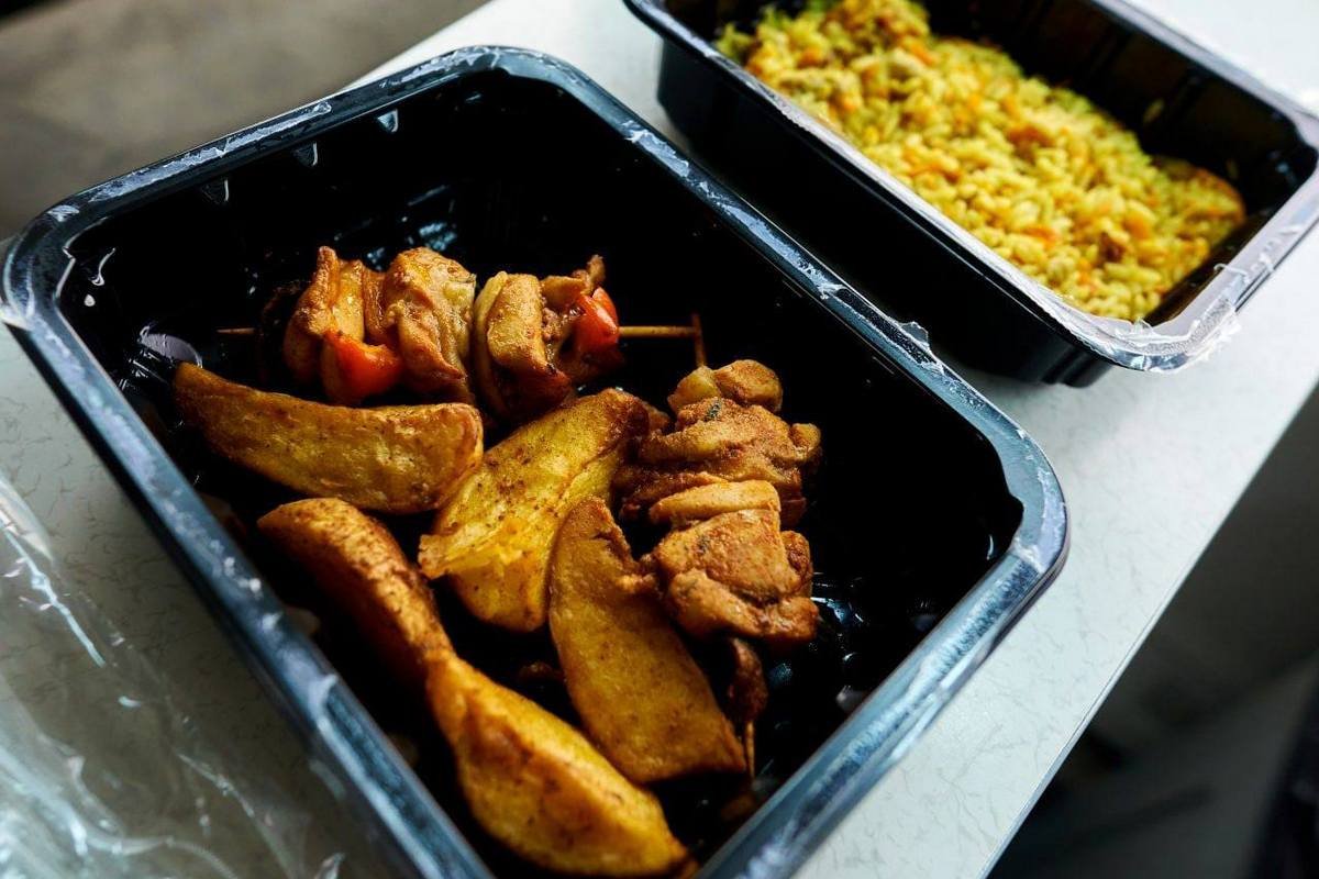 “Укрзалізниця” повернула гарячі обіди в потяги Інтерсіті+ “Укрзалізниця” повернула гарячі обіди в потяги Інтерсіті+