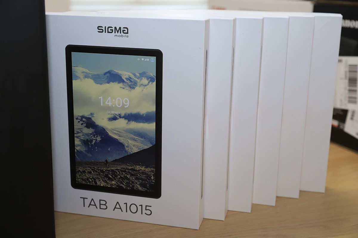  120 ноутбуків та планшетів зі спеціалізованим програмним забезпеченням