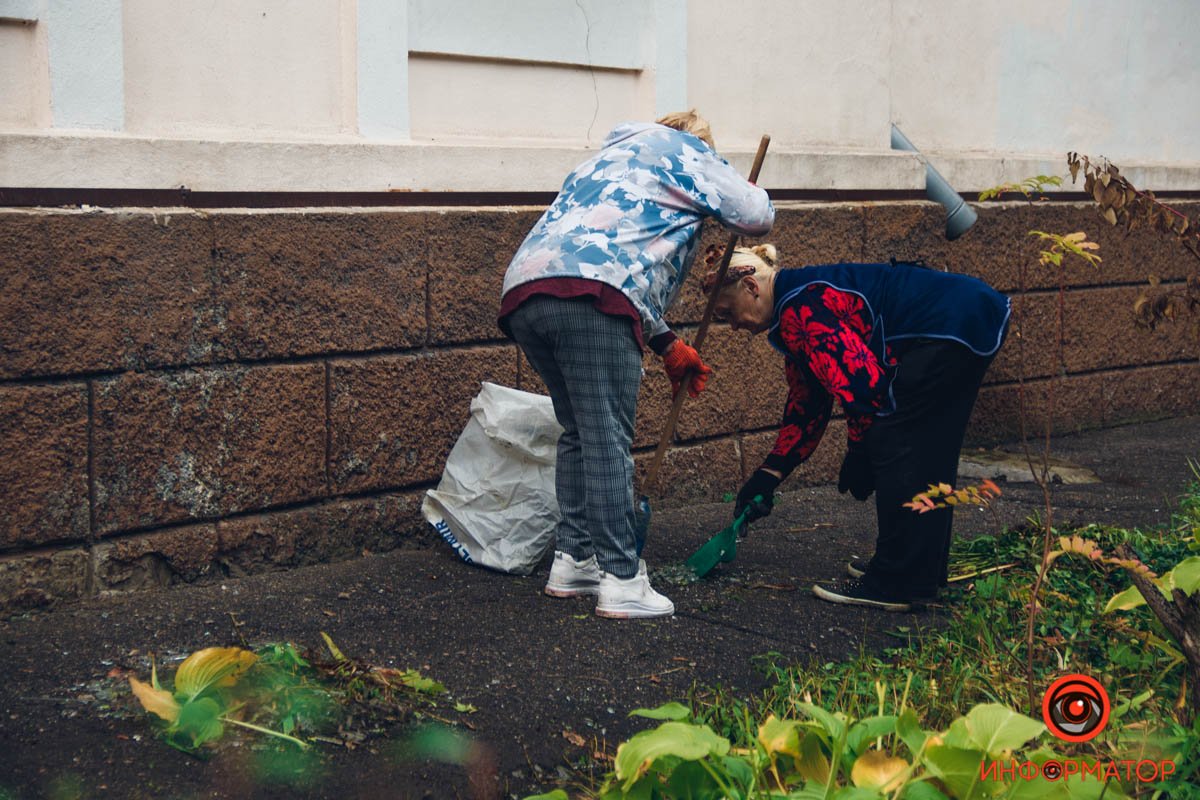 Батьки прийшли допомагати Батьки прийшли допомагати