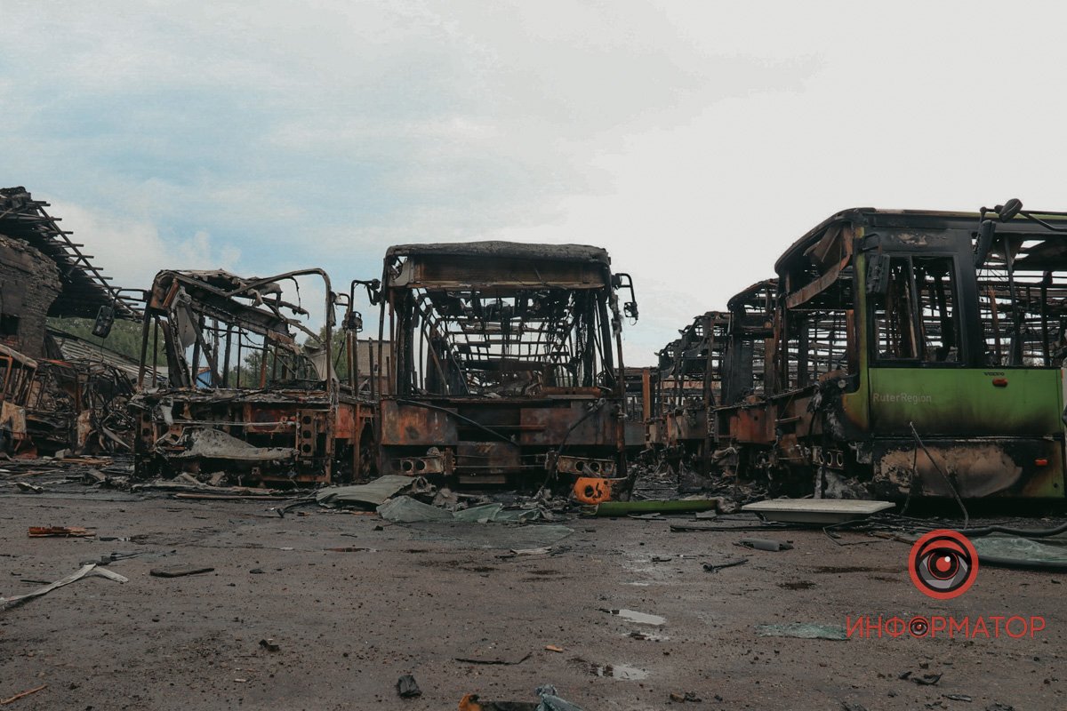 Більше 50 автобусів згоріли Більше 50 автобусів згоріли