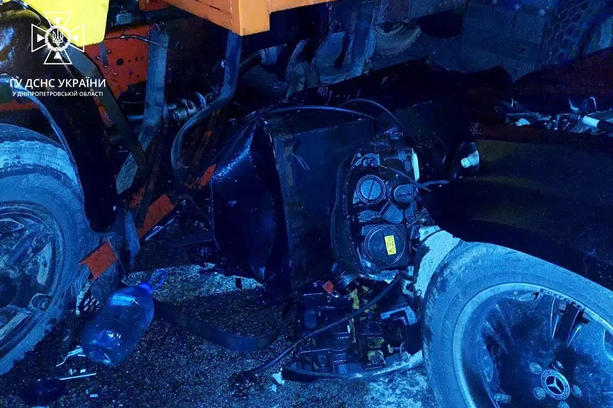 У п’ятницю, 1 жовтня, у Дніпропетровській області на автошляху Запорізьке шосе у селі Братське сталася аварія У п’ятницю, 1 жовтня, у Дніпропетровській області на автошляху Запорізьке шосе у селі Братське сталася аварія