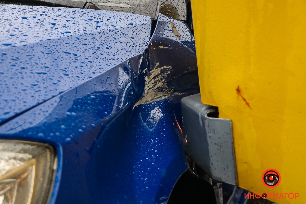 На місце прибула швидка