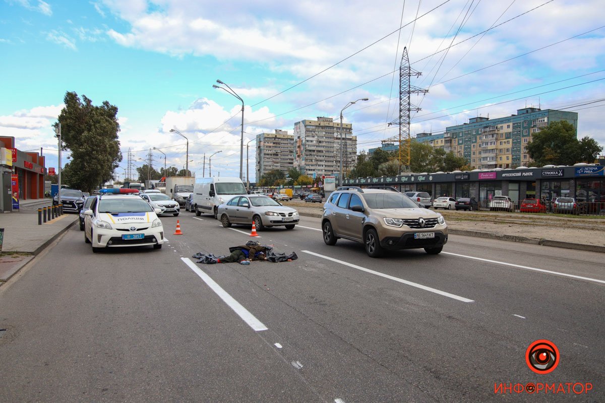 В Днепре на Донецком шоссе грузовик сбил женщину: она погибла на месте 2