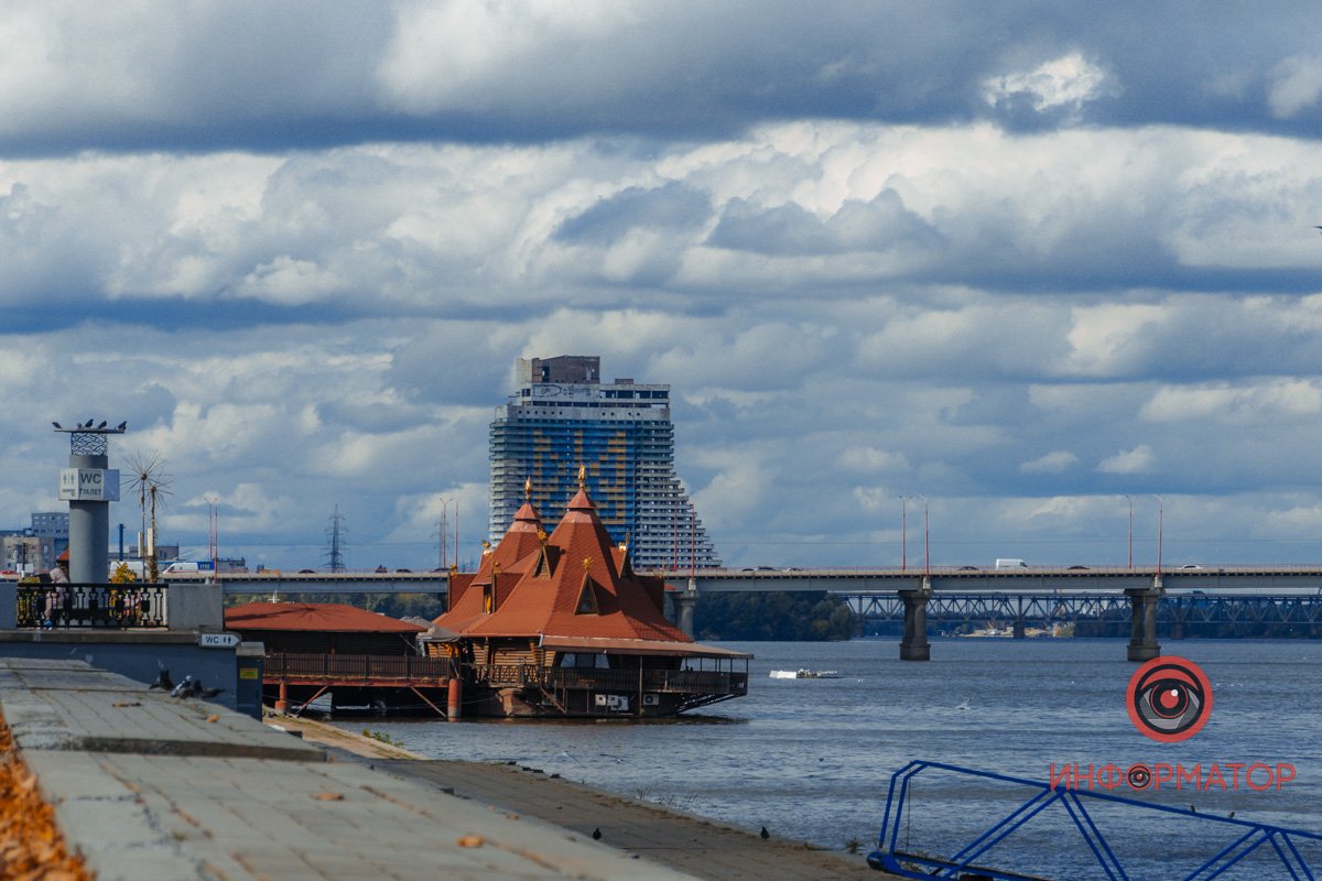 Сонечко підсвічує 