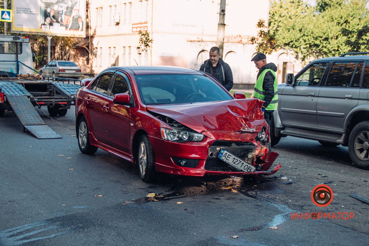 В результаті автомобілі зіштовхнулись В результаті автомобілі зіштовхнулись