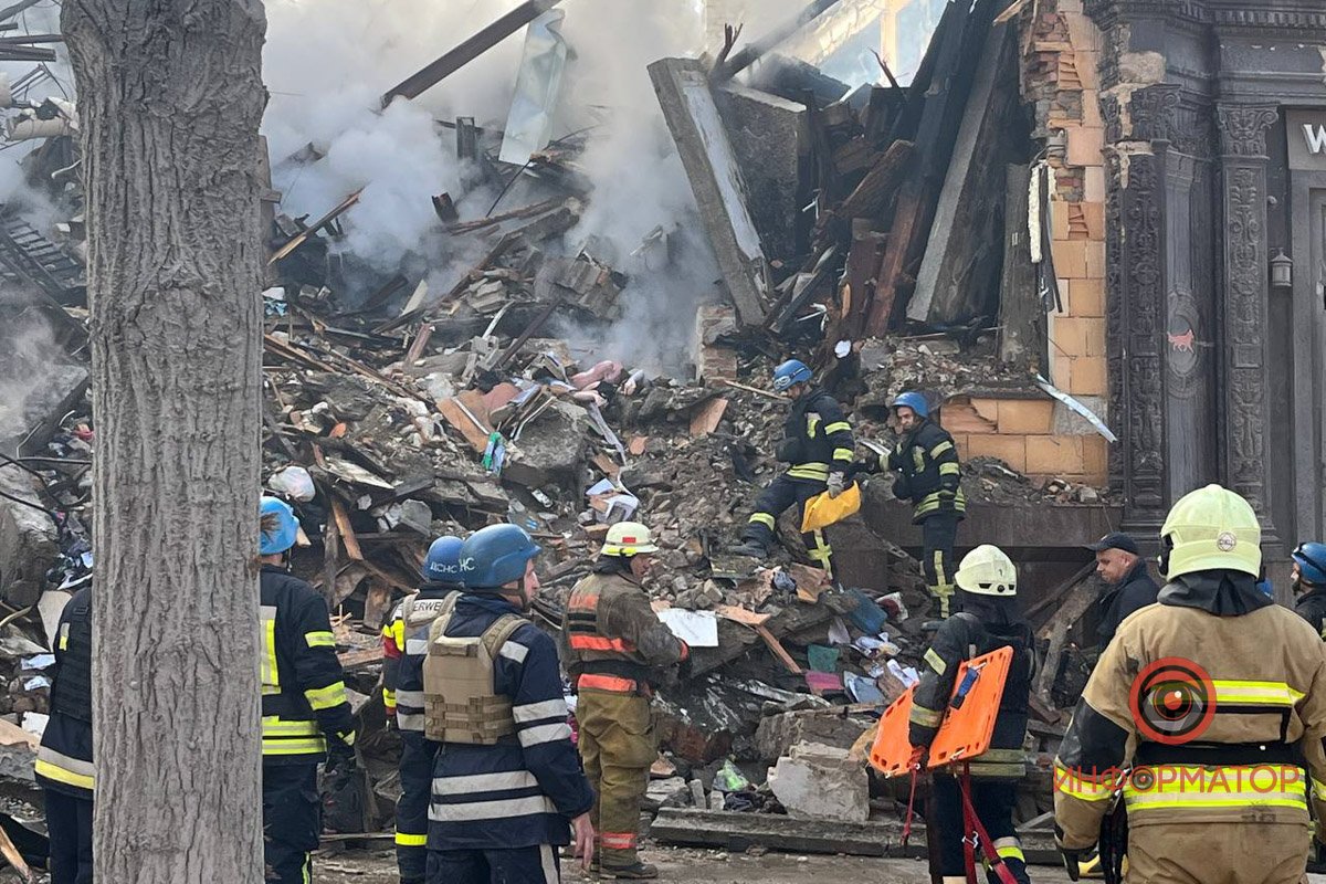 Серед руїн побачили руку Серед руїн побачили руку