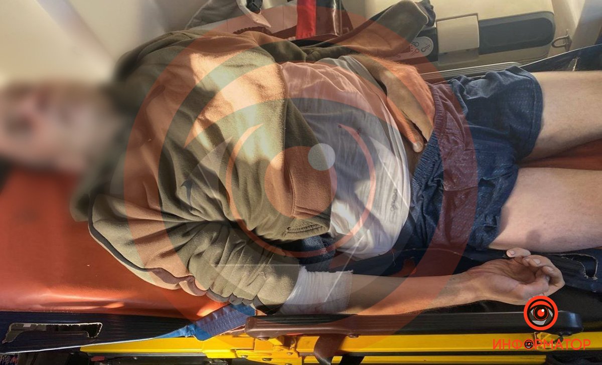 На жаль, під час реанімаційних дій в кареті швидкої допомоги він помер