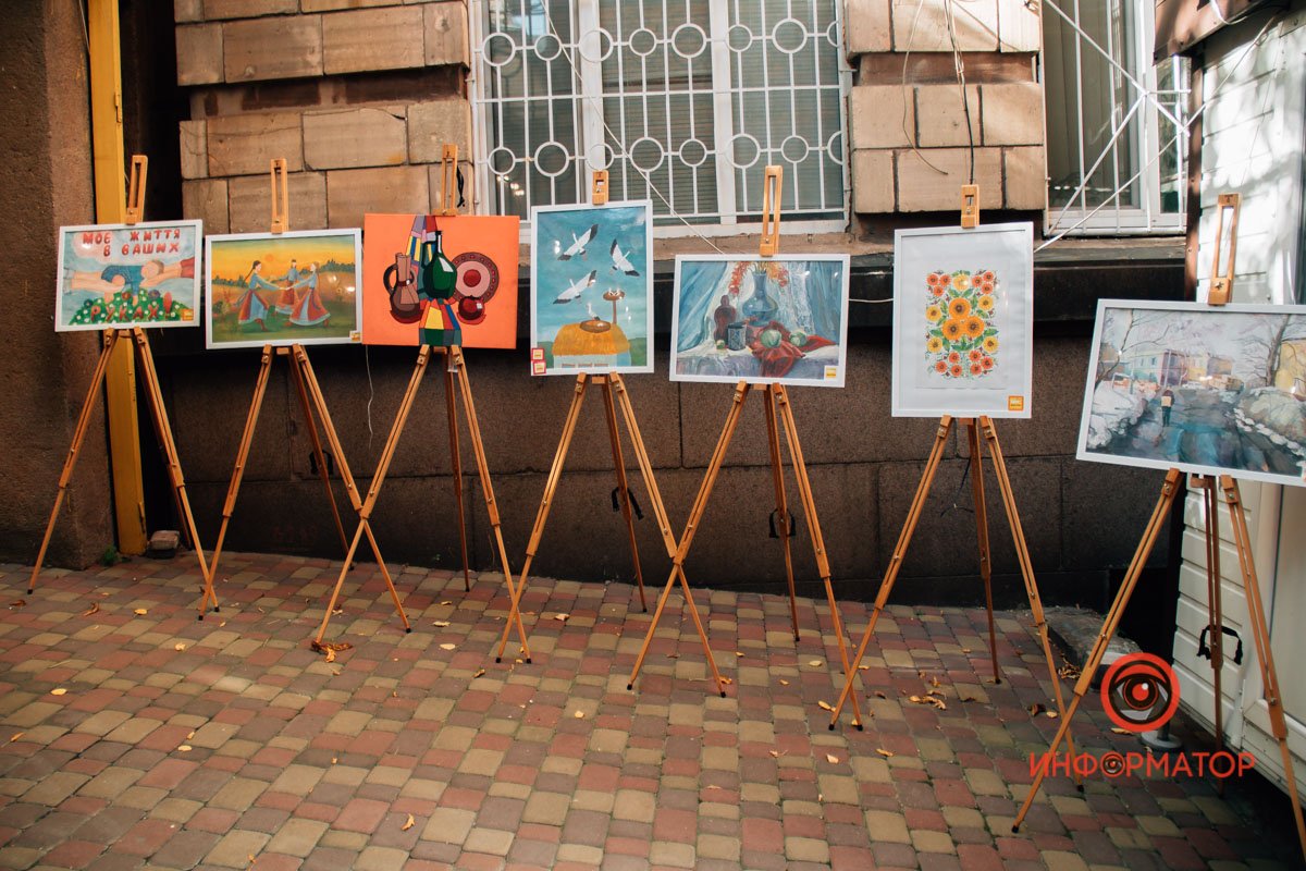 В Днепре в Художественном переулке прошел очередной этап проекта #ART-наступление 9