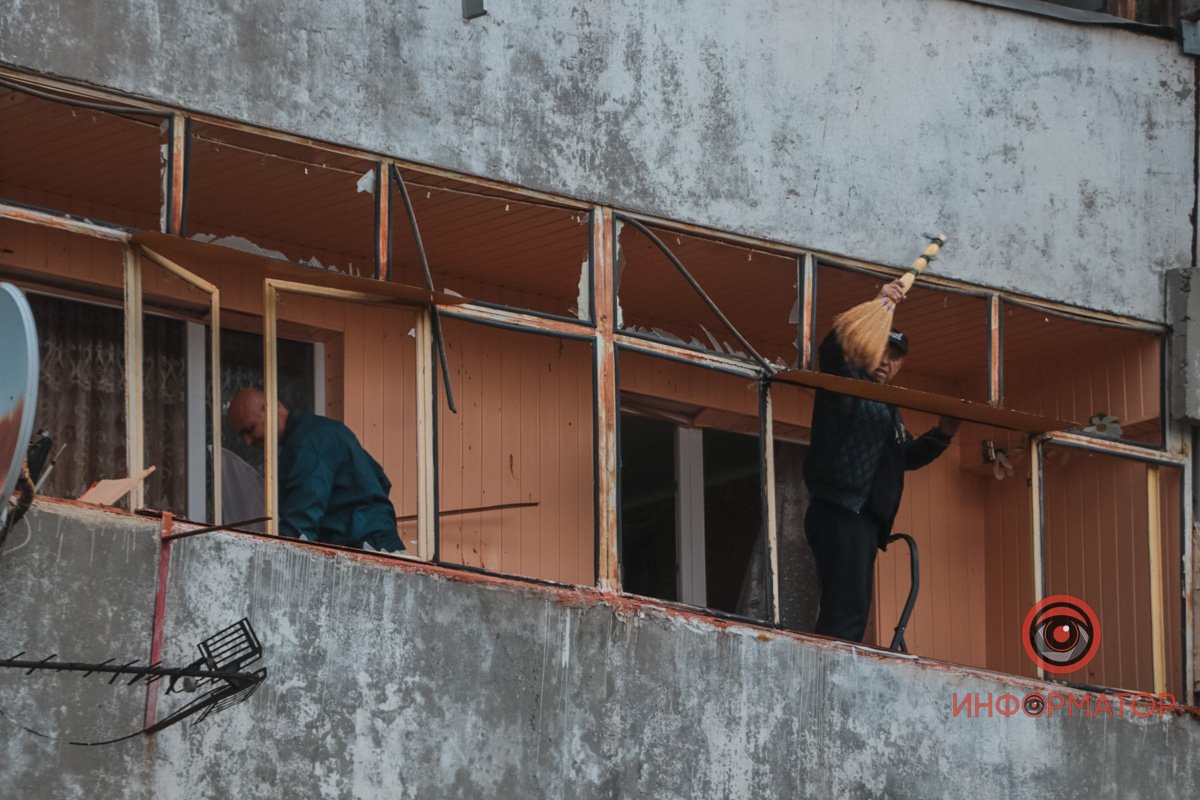 Жителі прибирають Жителі прибирають