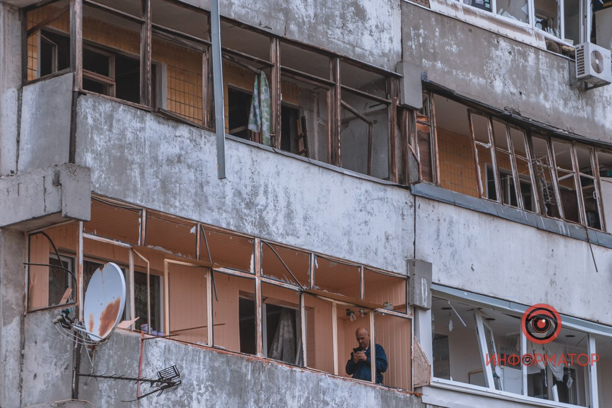 Почувши перший звук вибуху, вибігла з ванної кімнати Почувши перший звук вибуху, вибігла з ванної кімнати