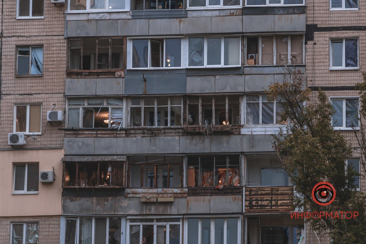 В цей час уся родина була вдома В цей час уся родина була вдома