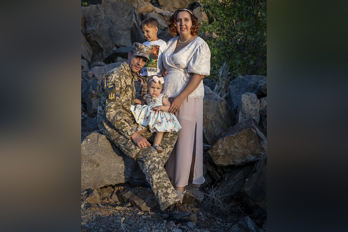 Станіслав Малишев разом із дружиною та дітками Станіслав Малишев разом із дружиною та дітками