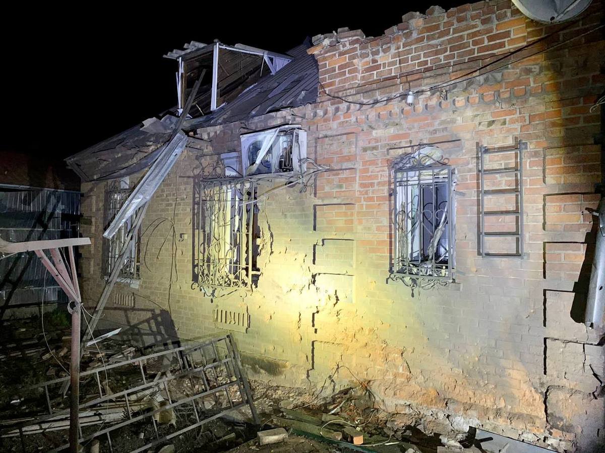 Також ще дві жінки