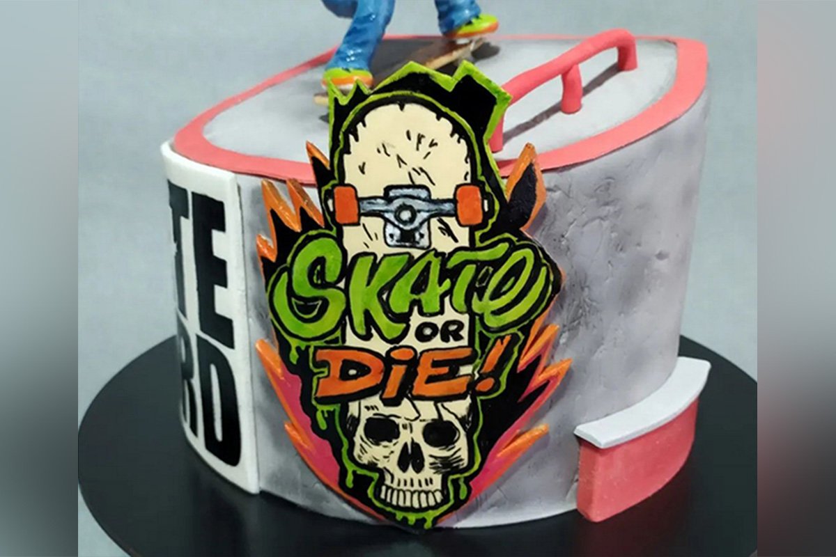 Цього разу чоловік виготовив торт для юного скейтбордиста Цього разу чоловік виготовив торт для юного скейтбордиста