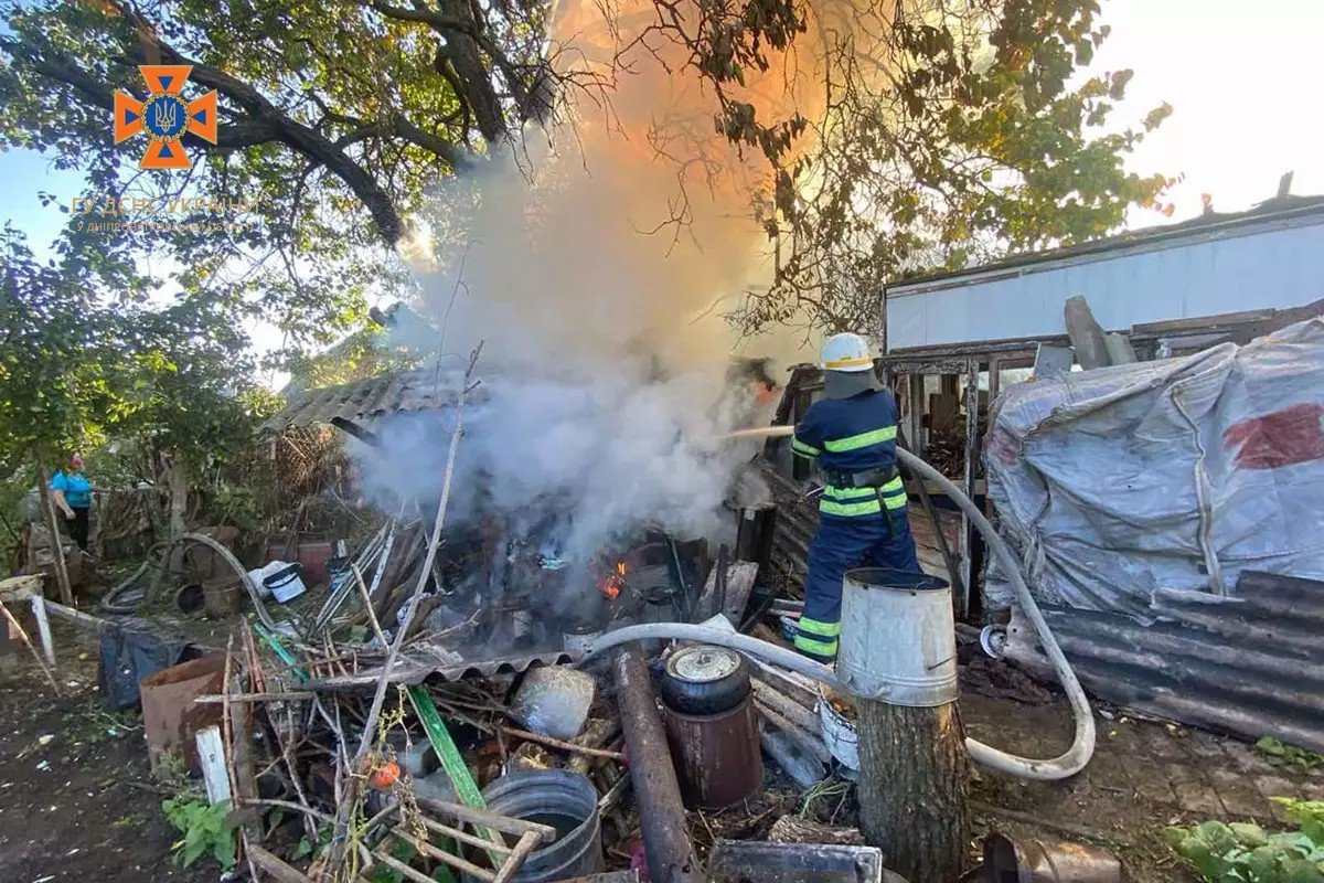 За повідомленням направлено місцевих вогнеборців у складі двох чергових відділень