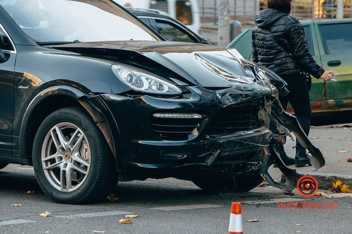 Зіштовхнулися Porsche та Dacia