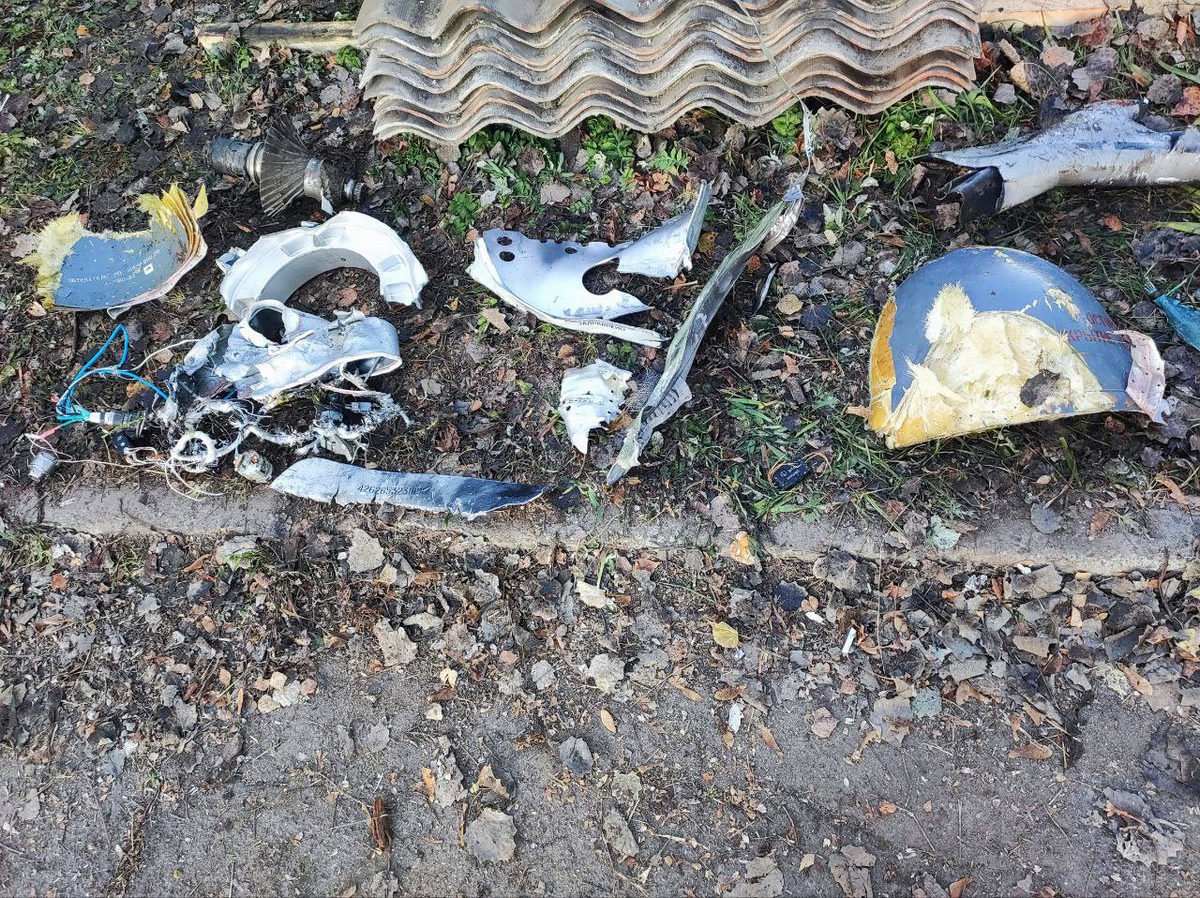 Працює поліція та вибухотехніки Працює поліція та вибухотехніки