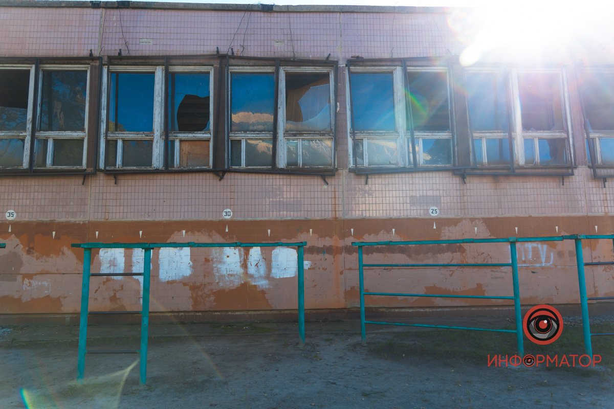 Але все добре з дверима та з будівлею, окрім віко Але все добре з дверима та з будівлею, окрім віко