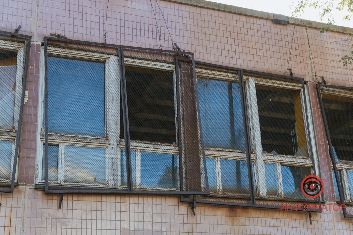 Будь ласка, не ігноруйте сигнали повітряної тривоги Будь ласка, не ігноруйте сигнали повітряної тривоги