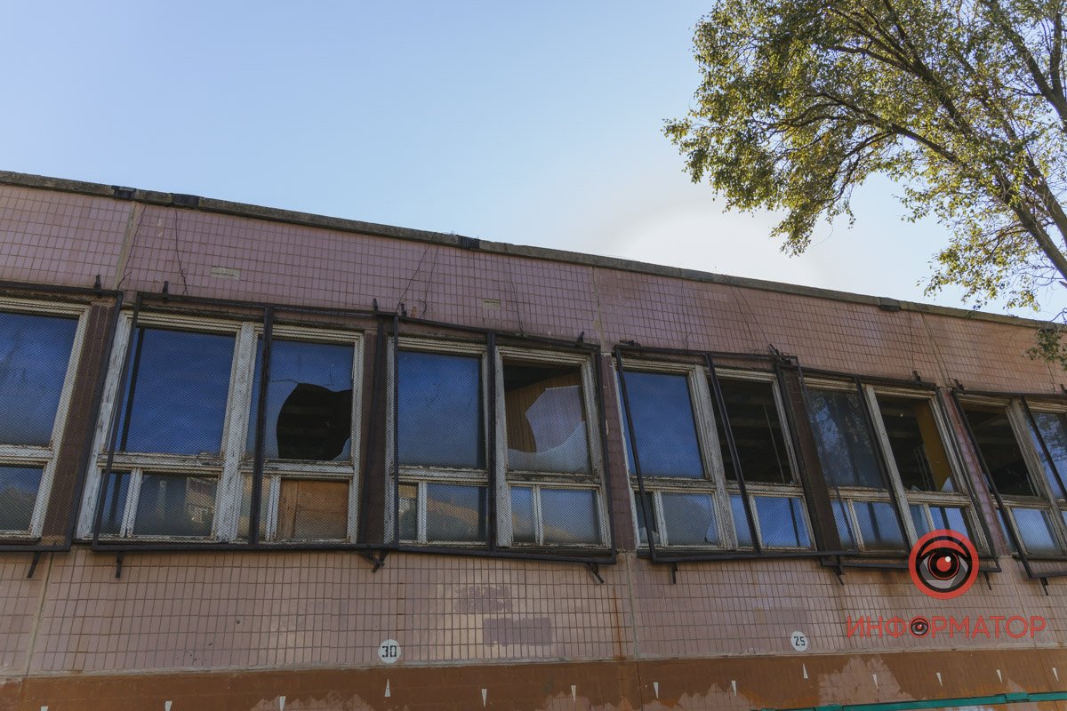 Невеличка тріщина є в закладі дошкільної освіти по будівлі також Невеличка тріщина є в закладі дошкільної освіти по будівлі також