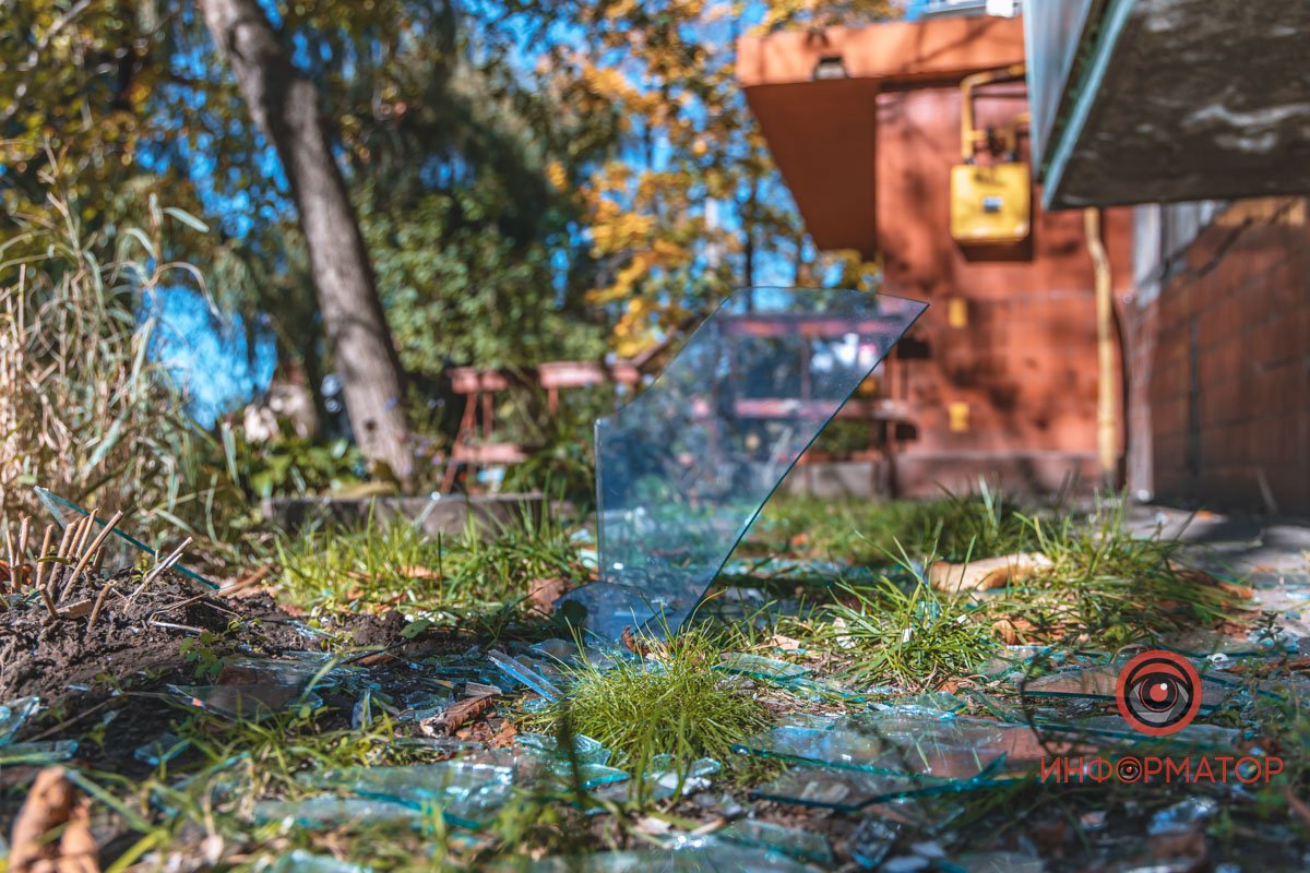 Мені сказали, що плівку можуть завести в районний виконком, піду спитаю