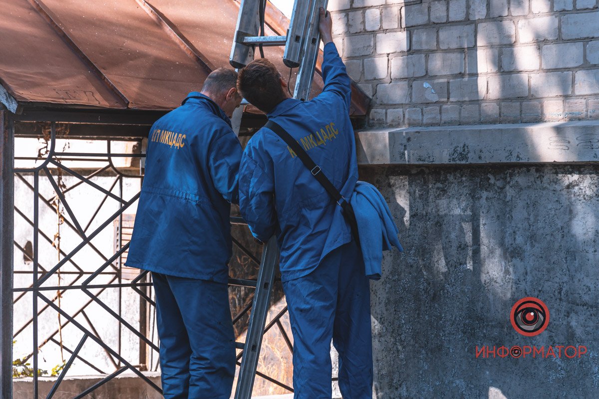 Тільки-но почула вибух, вскочила та сховалась за стінку