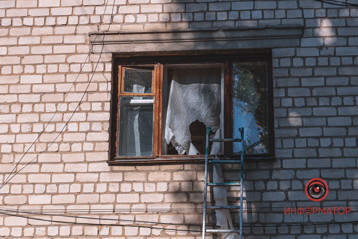 Пані Людмила розповіла Інформатору, що у момент атаки спала