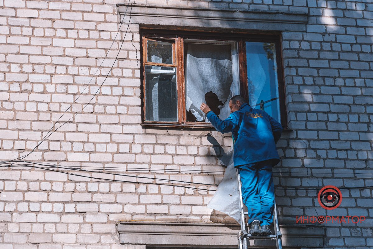 Саме так зараз виглядають будинки, розташовані поблизу місця “прильоту”
