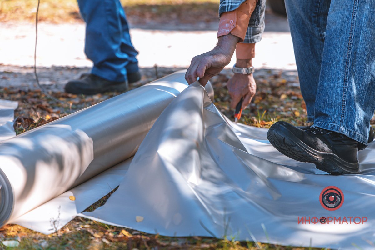 Вибуховою хвилею винесло віконні рами, вибило скло та знеструмило майже цілий житловий масив