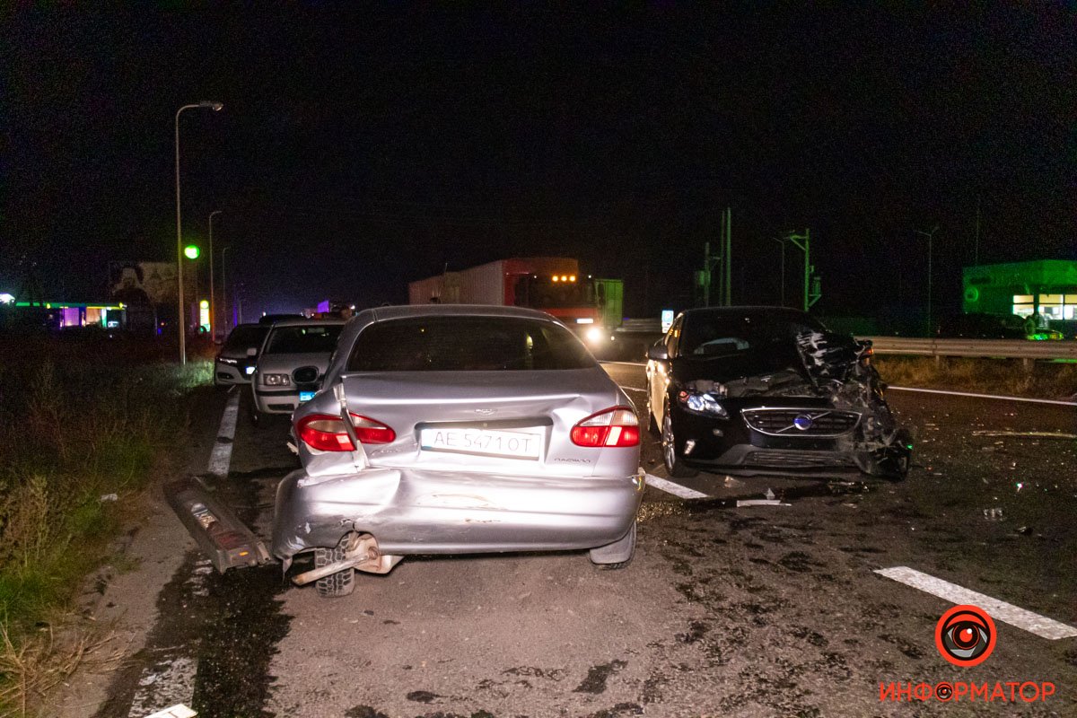 Бензовоз, Daewoo, 2 Volvo, 2 Toyota, Mitsubishi та Peugeot