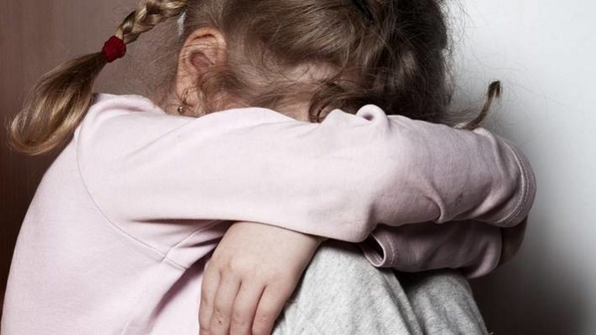 В Днепропетровской области мужчина изнасиловал 11-летнюю дочь