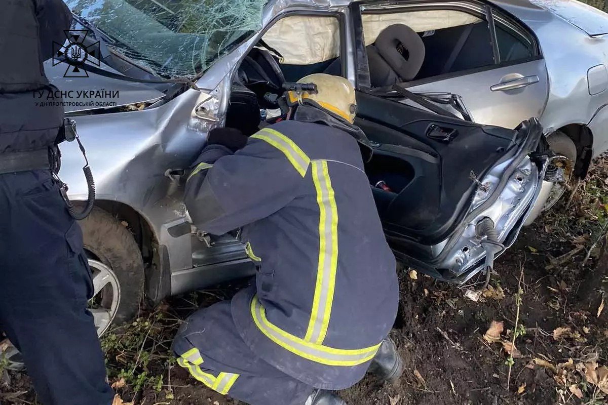 21 жовтня на автошляху Дніпро-Кривий Ріг сталася ДТП 21 жовтня на автошляху Дніпро-Кривий Ріг сталася ДТП