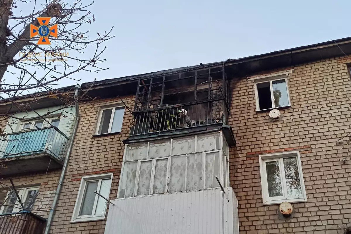 Вогонь охопив балкон на третьому поверсі Вогонь охопив балкон на третьому поверсі