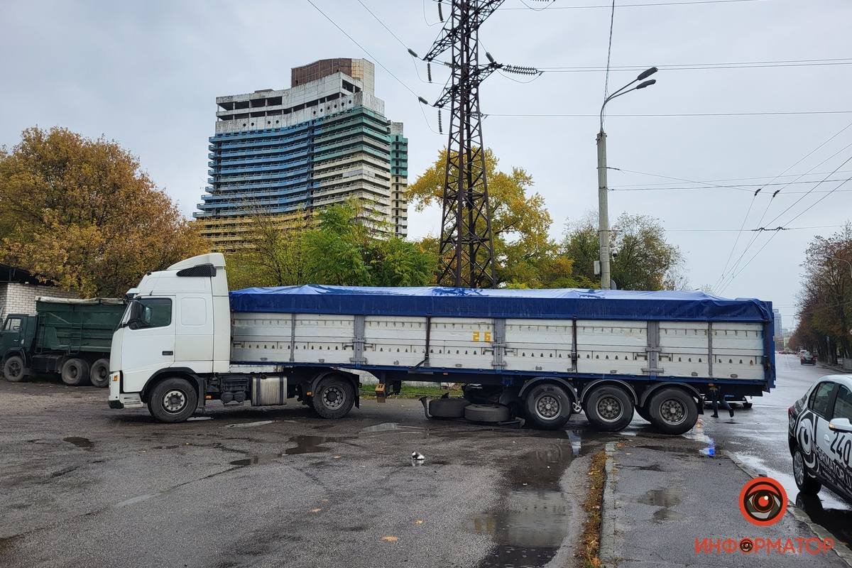 У неділю, 22 жовтня, у Дніпрі на Січеславській Набережній сталася ДТП У неділю, 22 жовтня, у Дніпрі на Січеславській Набережній сталася ДТП