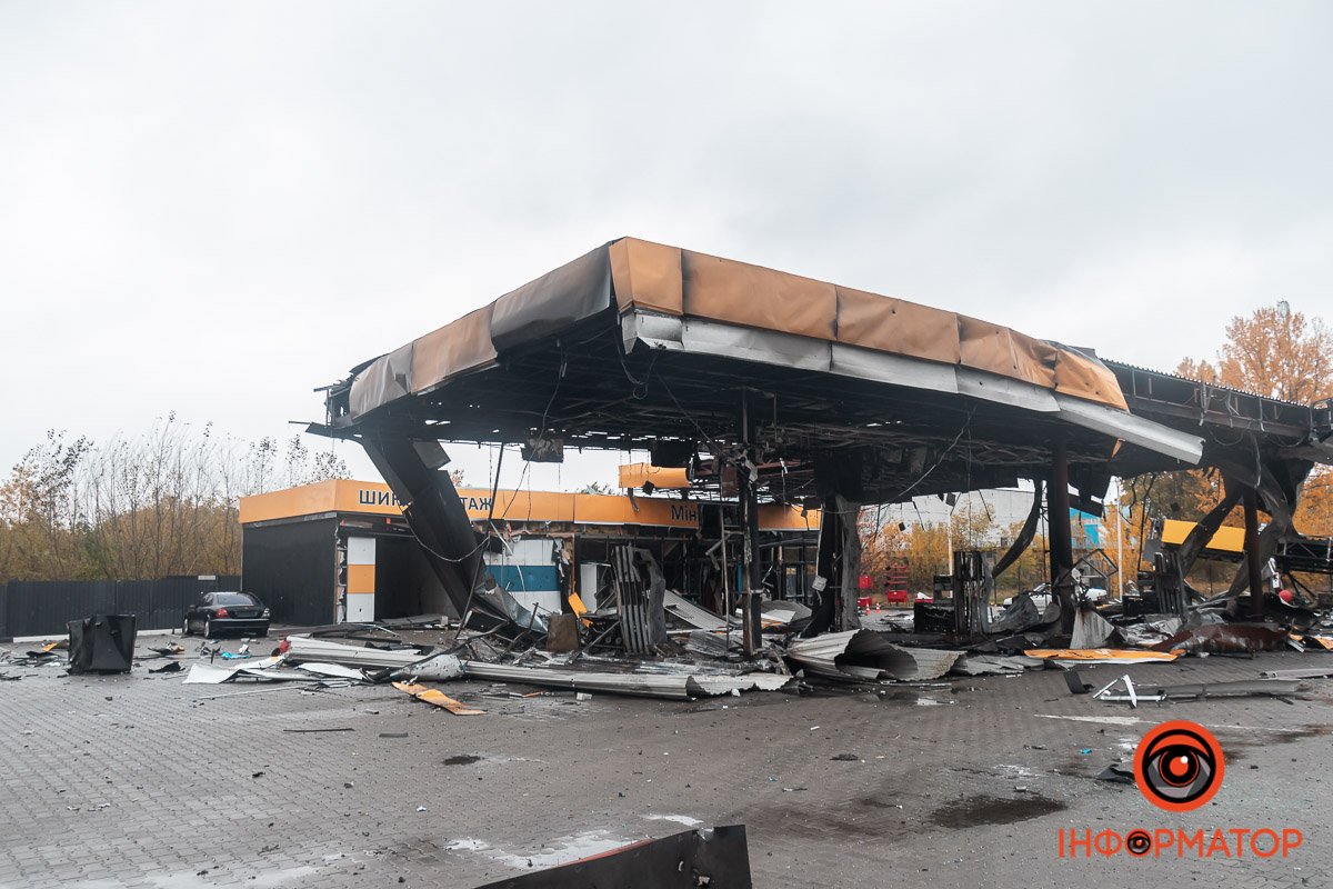 Шиномонтаж був розташований поруч з АЗС