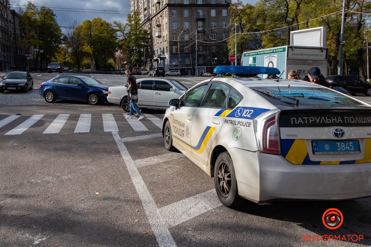  У цей час зі сторони вулиці Гоголя їхав Chevrole