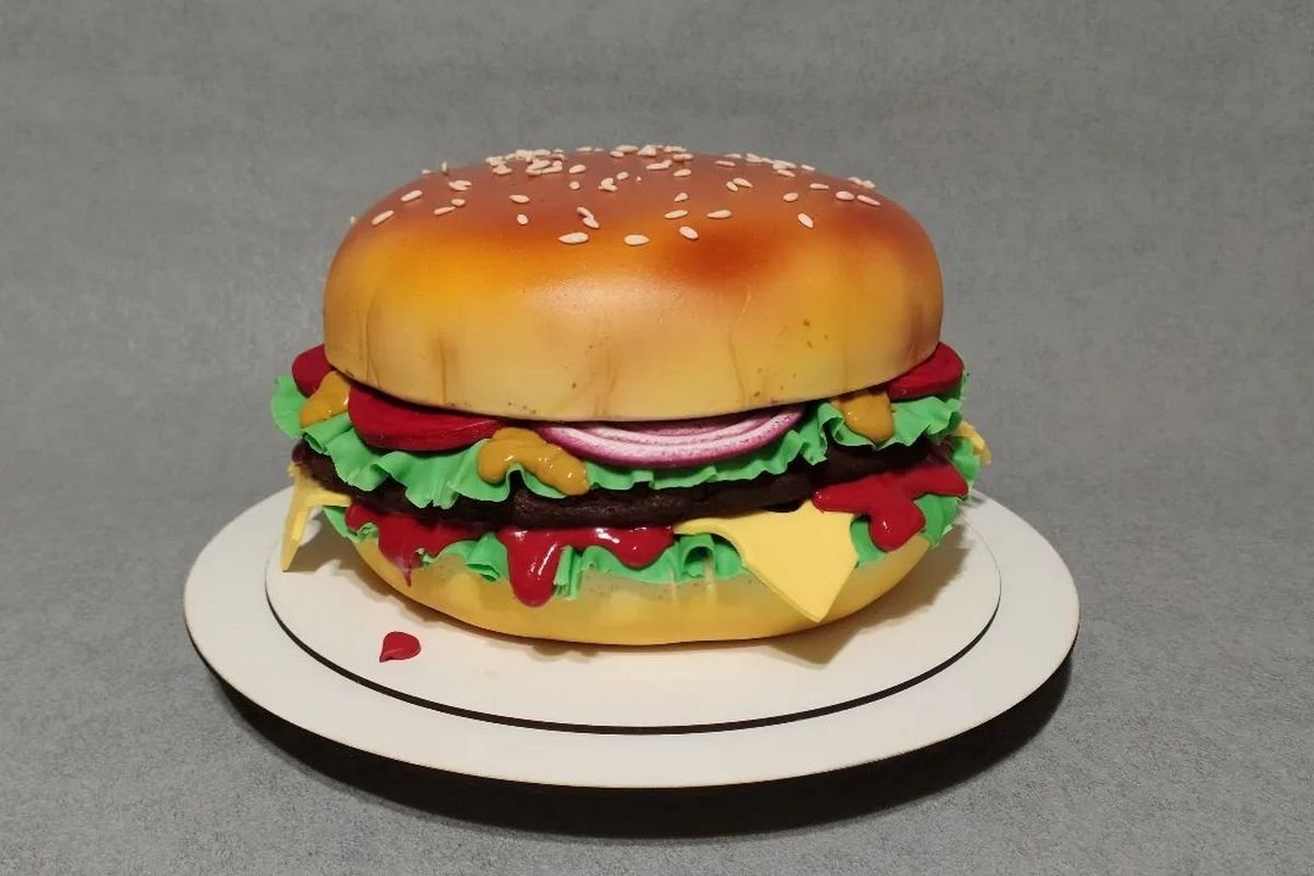 Чоловік щоразу бере новий виклик та виготовляє реалістичні торти Чоловік щоразу бере новий виклик та виготовляє реалістичні торти