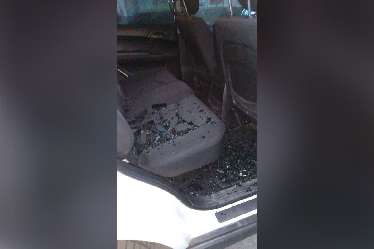 У Дніпрі крадії залазять в припарковані автівки