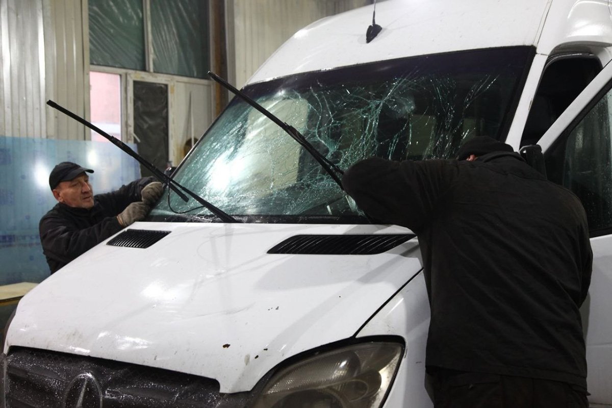 Спеціалісти працюють цілодобово